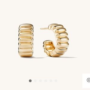 Mejuri charlotte bold hoops in gold vermeil